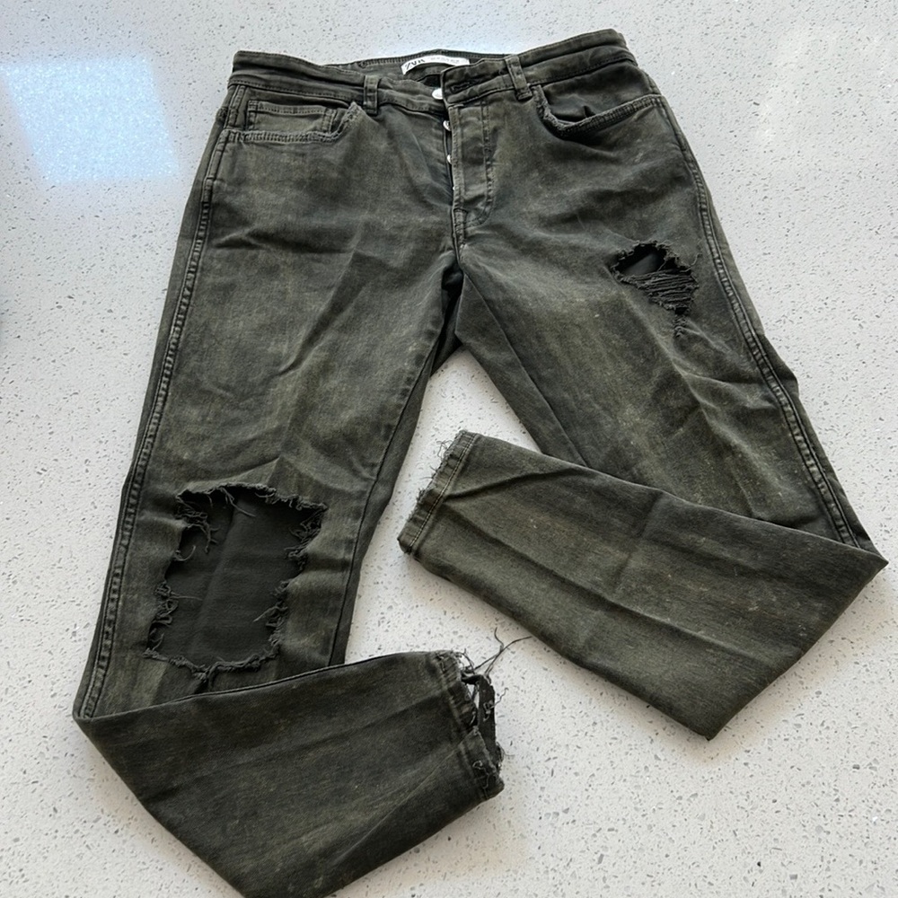 Zara Ripped Jeans - Picture 5 of 5